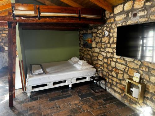 1 king bed, 1 double bed, 1 sofa bed
