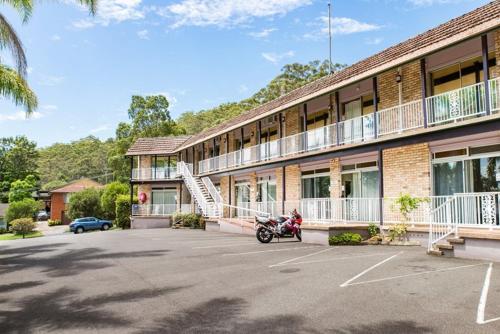 Gosford Inn Motel Gosford Inn Motel is a popular choice amongst travelers in Central Coast, whether exploring or just passing through. The hotel offers guests a range of services and amenities designed to provide comfo