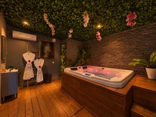 L'Instant Secret Jacuzzi & Sauna Privés