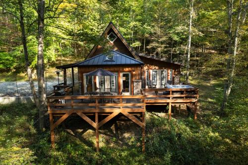 . New Hot Tub - Diamond Creek Cabin Sleeps Up to 6