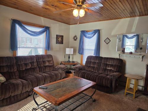 Welcoming 3-bedroom house in charming Canton PA