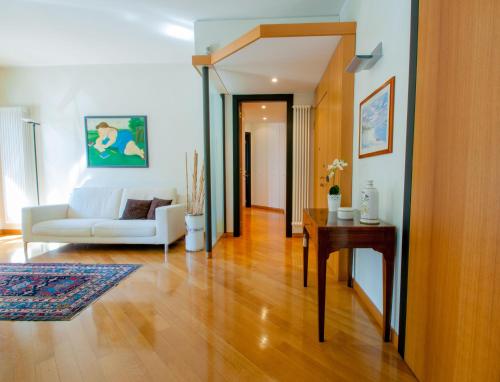 Casa 50, Milán (fotografie 9)