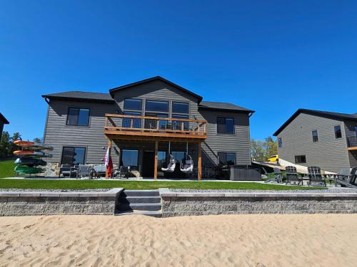 Sunset Serenity 5 Bedroom Private Lake Hot Tub