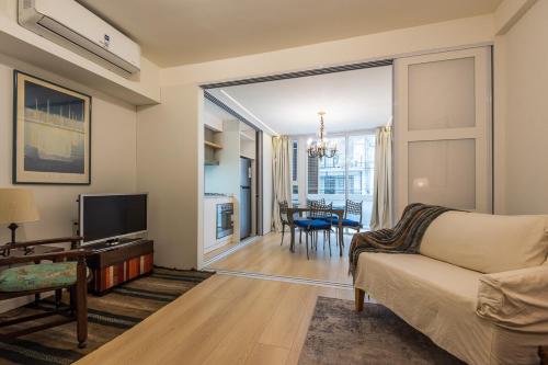 Laprida Apartment
