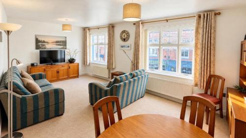 Bayards - Pet Friendly, Central Dartmouth 5