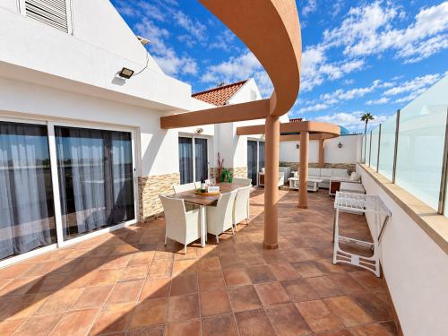 Villa Maravillosa Maspalomas 3BR with Terrace by Canarias Prime Homes