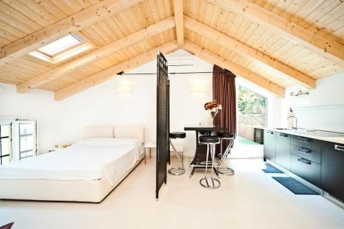 Rialto - bright roof studio