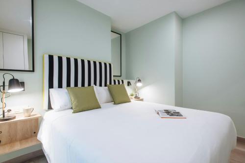 2 bedrooms, 3 beds