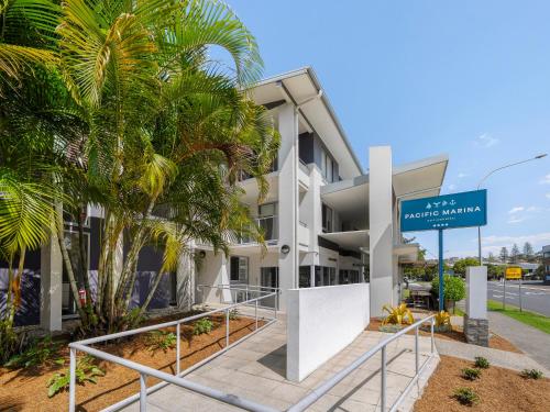 Pacific Marina Apartments