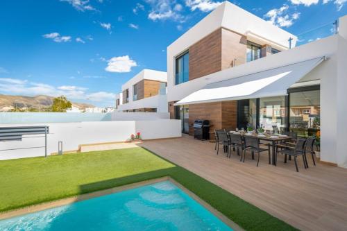 4 bedrooms, 6 beds