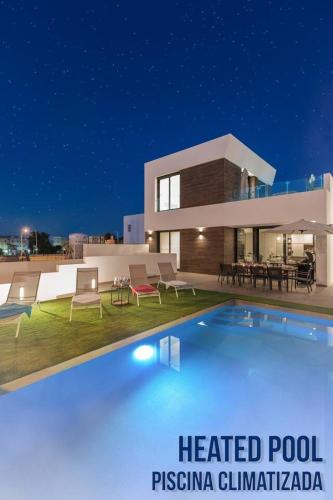 4 bedrooms, 6 beds