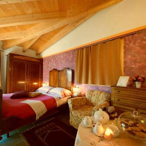 4 bedrooms, 10 beds