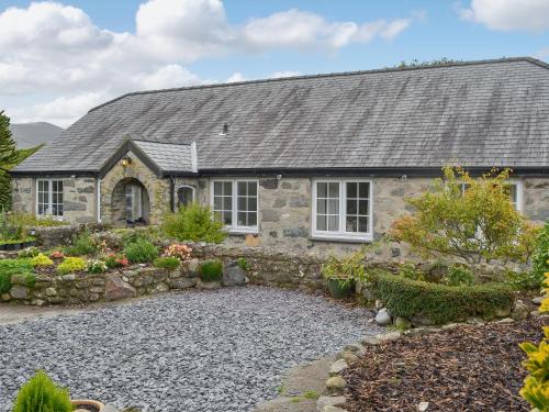 Exterior view of Tryfan - Uk6628