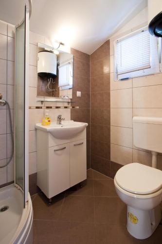 Apartments Špadići - image 6