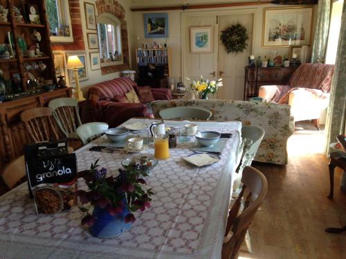 Ételek és italok, Garden Cottage B&b in Basingstoke Külváros