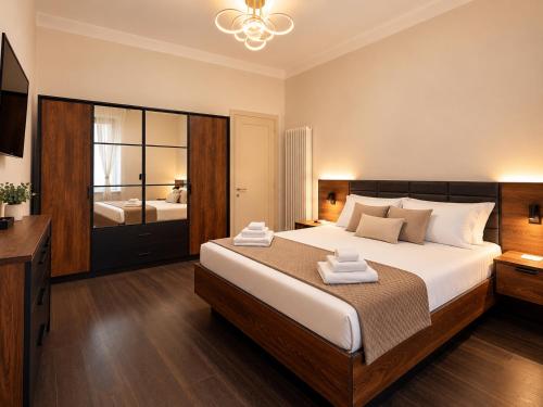 Marsala Central Room