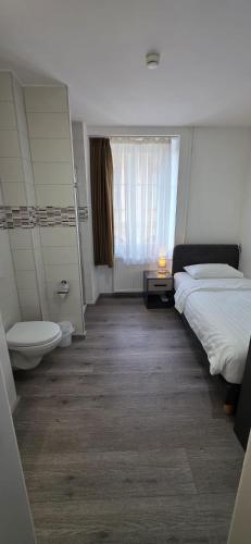 1 twin bed