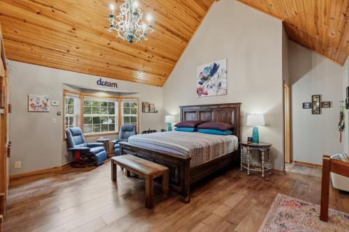 The Woods Cabins 4