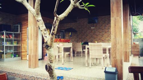 餐廳, 峇里島布努特家庭旅館 (Bunut Bali Homestay) in 倫邦岸島