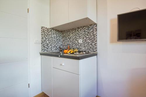 Top Center Rooms & Studio 4