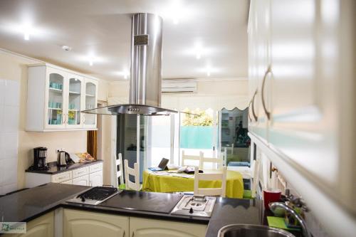 บริการและสิ่งอำนวยความสะดวก, Help Yourself Hostels - Carcavelos Coast in คาร์คาเวโลส