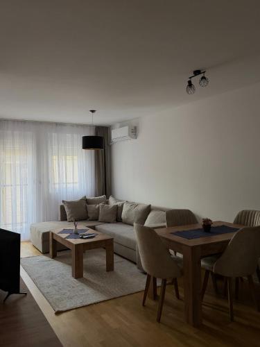 Montre Apartments