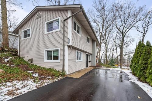 Well appointed Lakefront home
