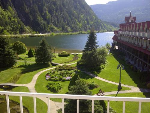 Three Valley Lake Chateau Three Valley Lake Chateau Ltd. is perfectly located for both business and leisure guests in Revelstoke (BC). Both business travelers and tourists can enjoy the hotels facilities and services. 24-hour