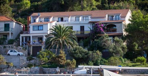Apartments Leo Katic