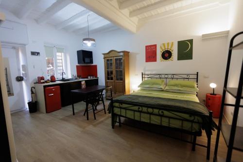 GuestHost - Comfy Studio Flat in Rome's Centre