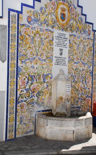 Tuvākā izklaides vieta, Hostal la Encina in El Real de la Jara