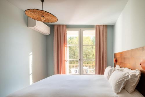 Hôtel Le Voltaire - Hôtel - Arles