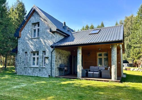 3 bedrooms, 7 beds