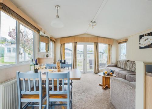 Bucklegrove Holiday Park 2