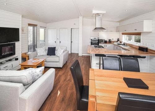 Warren Lodges 5