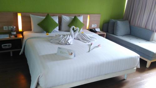 Deluxe Double or Twin Room image 5