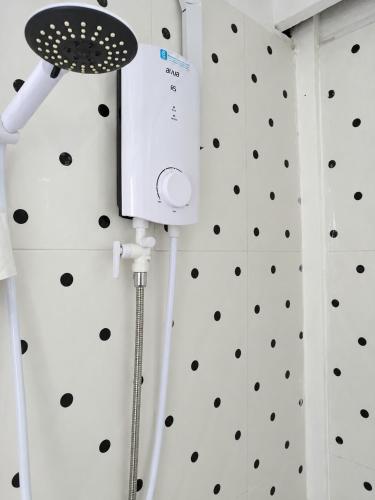 1 king bed, 1 twin bed