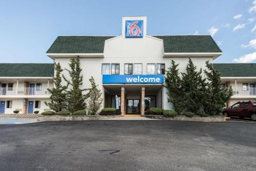 Motel 6-Niantic, CT - New London