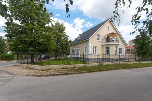 . Green Hill Guest House