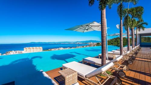 1008 - SOHO PV Best 2 BR Rooftop Pool