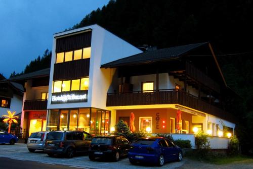 Hotel Stifter - Tap to explore photos