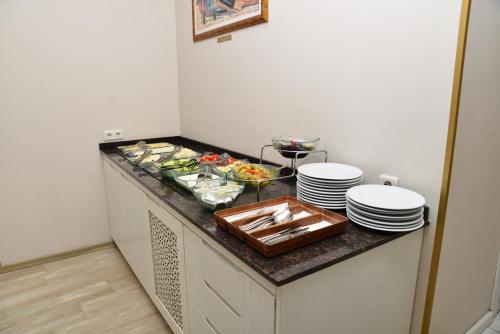 Ilkay Hotel, Istanbul (photo 9)
