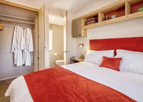2 twin beds