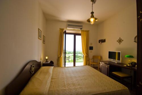 Double Room (1 Adult)