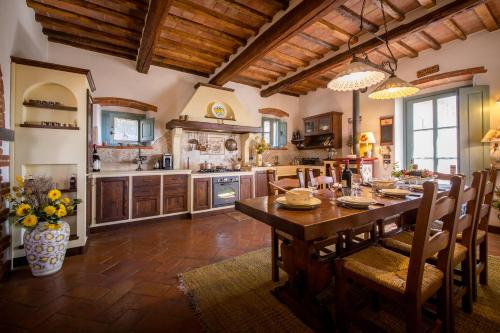 المرافق, Luxury pool villa in Cortona in Riccio