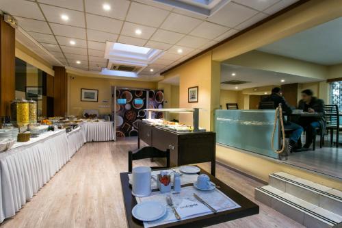 Athens Cypria Hotel, Афины (фото 8)