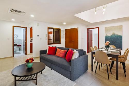 Prime Spacious 5BR plus Maid's Room on JBR Beach near Metro & Mall By Sunkiissed Holiday Homes, Dubái