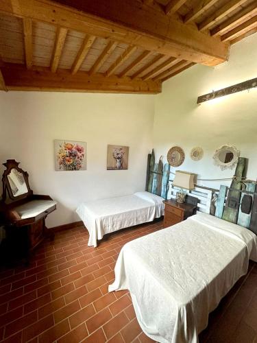 2 bedrooms, 4 beds