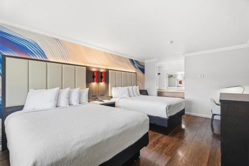 The Orchard Hotel Ukiah Wine Country Free Breakfast, Pool, & Hot Tub