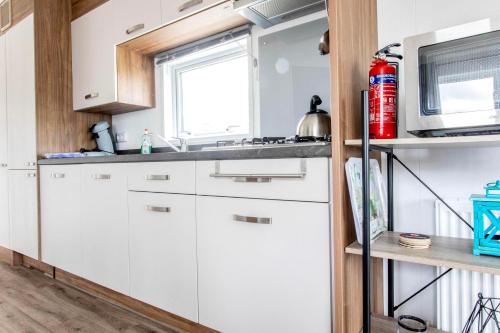  Chalet 3a op Recreatiepark De Wielen in Sint Maarten